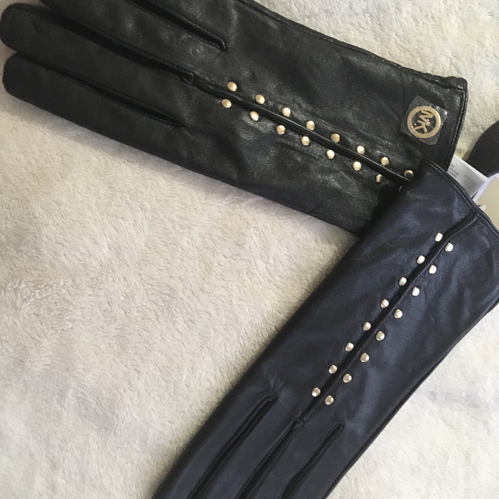 Michael Kors black leather tech gloves